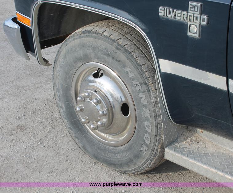 image for item F2950 1985 Chevrolet 20 flatbed truck