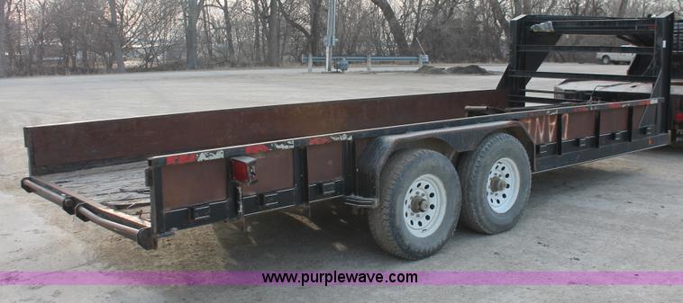 image for item F2951 2003 Rocking Chair gooseneck trailer