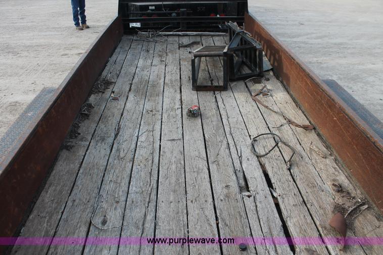 image for item F2951 2003 Rocking Chair gooseneck trailer