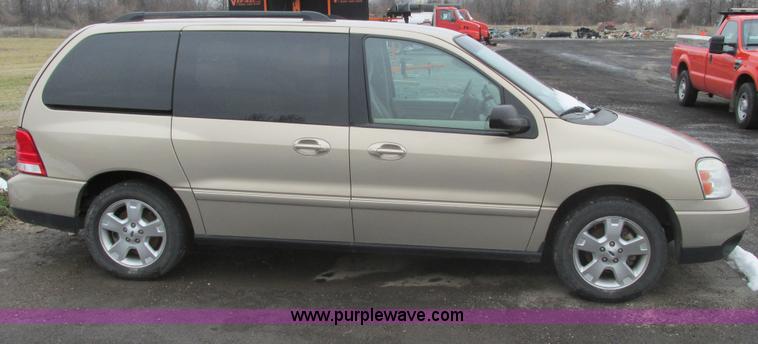 image for item F4403 2007 Ford Freestar SE van