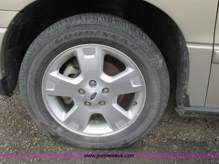 image for item F4403 2007 Ford Freestar SE van