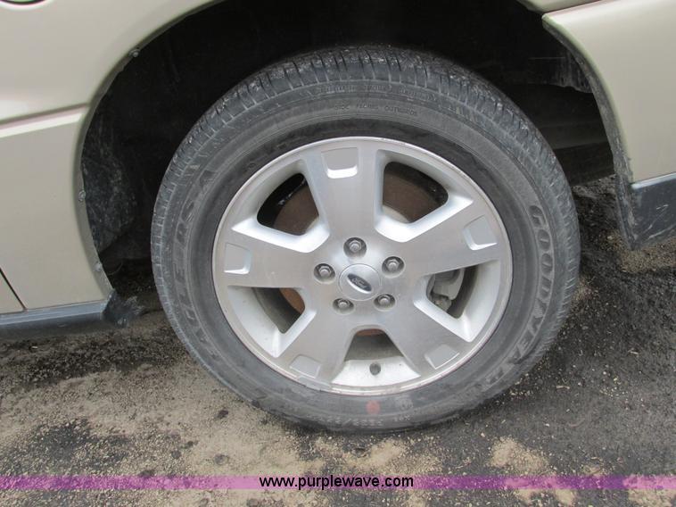 image for item F4403 2007 Ford Freestar SE van