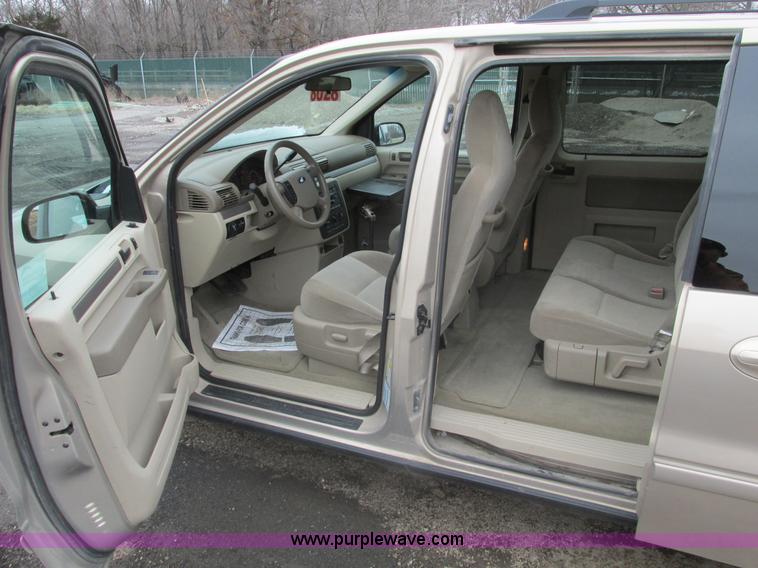 image for item F4403 2007 Ford Freestar SE van