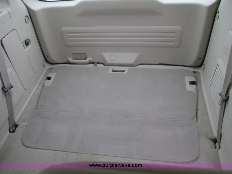 image for item F4403 2007 Ford Freestar SE van