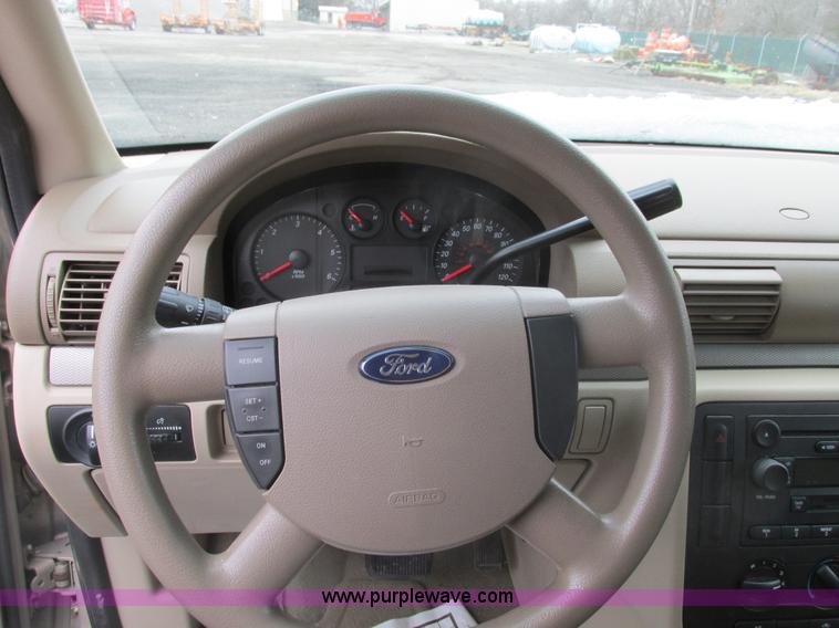 image for item F4403 2007 Ford Freestar SE van