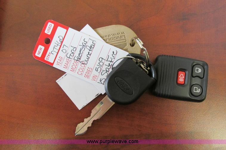 image for item F4403 2007 Ford Freestar SE van