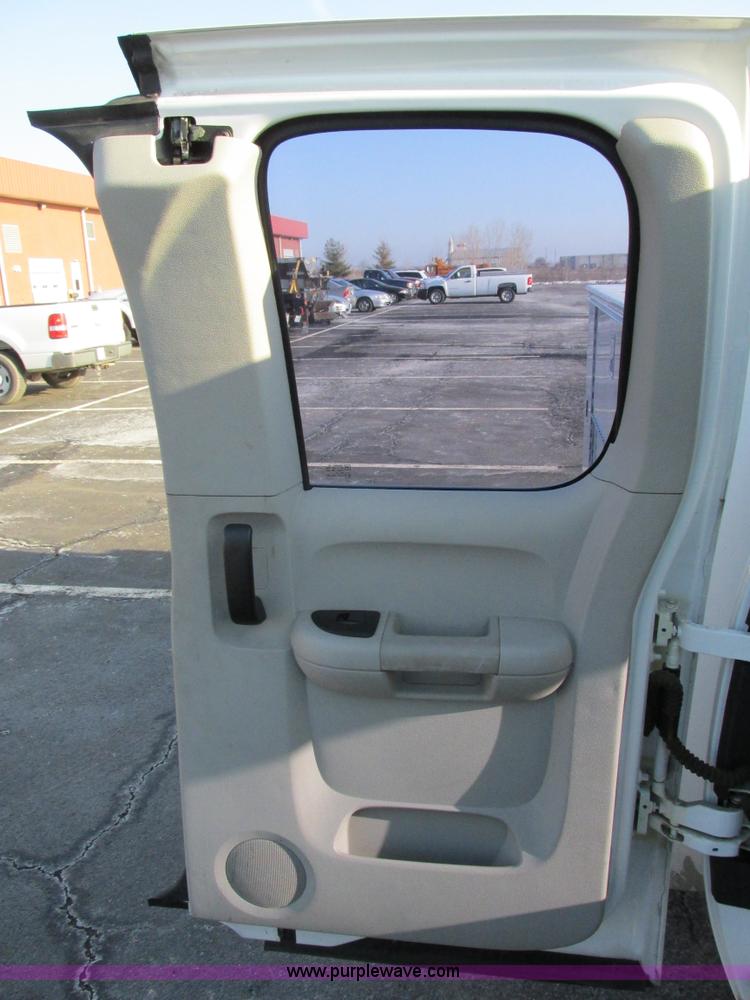 image for item F4498 2009 Chevrolet Silverado 2500HD Extended Cab pickup truck