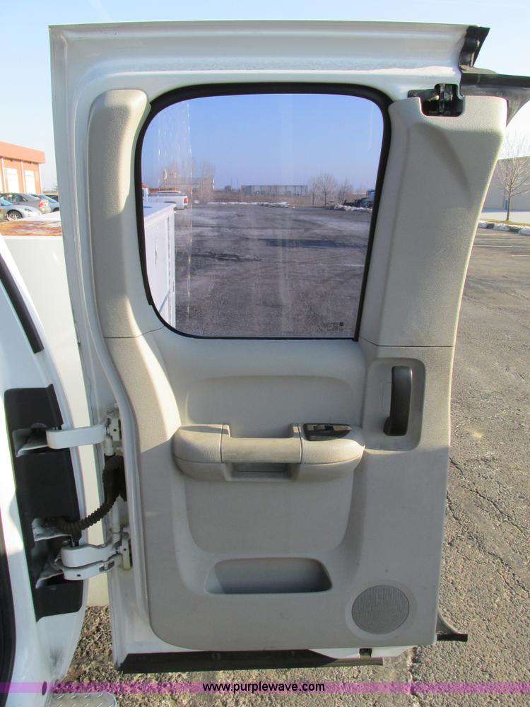 image for item F4498 2009 Chevrolet Silverado 2500HD Extended Cab pickup truck