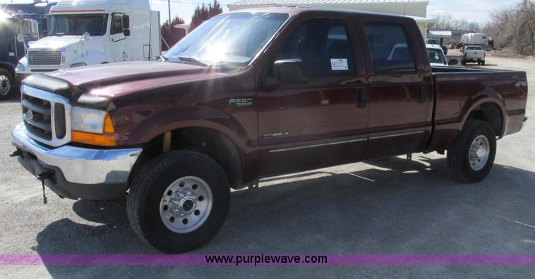 image for item F4772 2000 Ford F250 Super Duty Crew Cab pickup truck