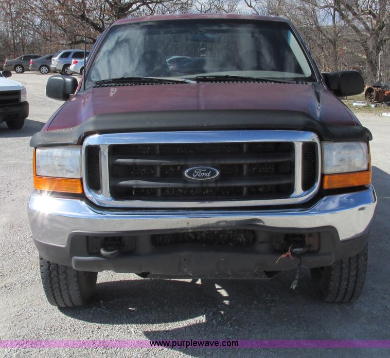 image for item F4772 2000 Ford F250 Super Duty Crew Cab pickup truck