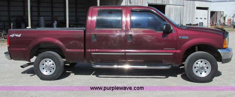 image for item F4772 2000 Ford F250 Super Duty Crew Cab pickup truck