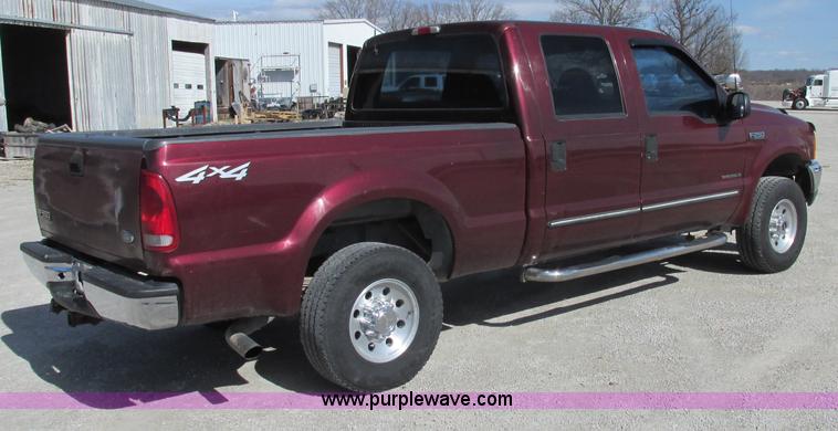 image for item F4772 2000 Ford F250 Super Duty Crew Cab pickup truck