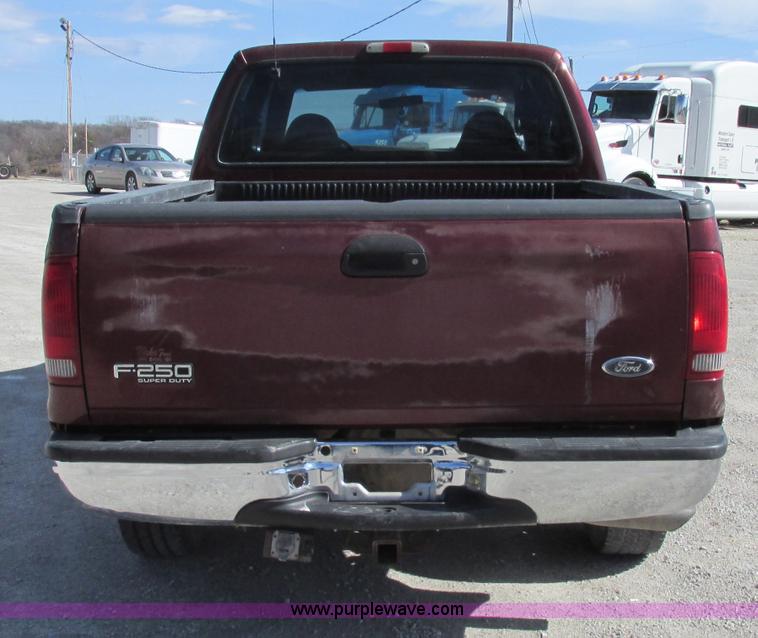 image for item F4772 2000 Ford F250 Super Duty Crew Cab pickup truck