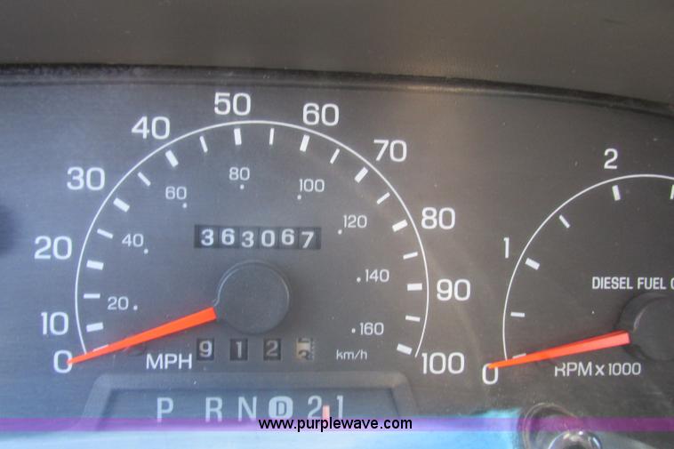 image for item F4772 2000 Ford F250 Super Duty Crew Cab pickup truck