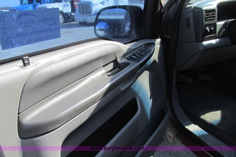 image for item F4772 2000 Ford F250 Super Duty Crew Cab pickup truck