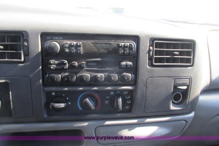 image for item F4772 2000 Ford F250 Super Duty Crew Cab pickup truck