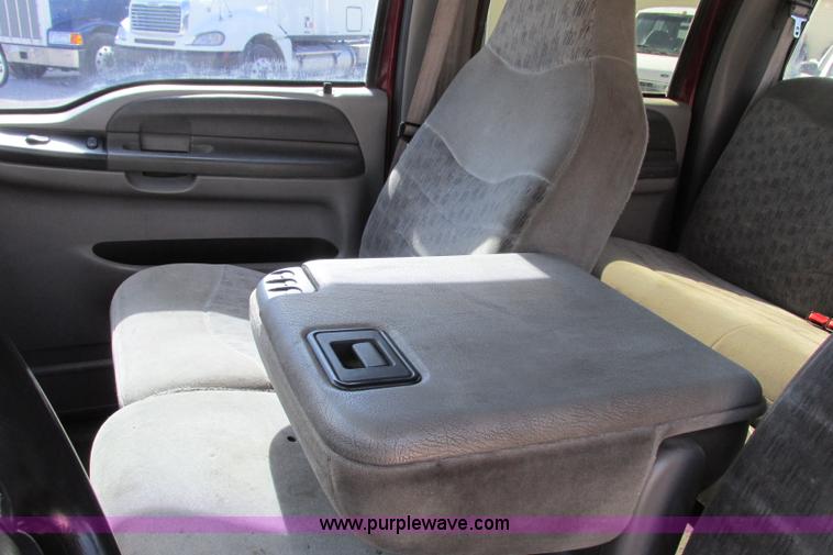 image for item F4772 2000 Ford F250 Super Duty Crew Cab pickup truck