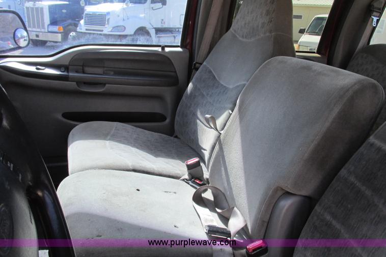 image for item F4772 2000 Ford F250 Super Duty Crew Cab pickup truck