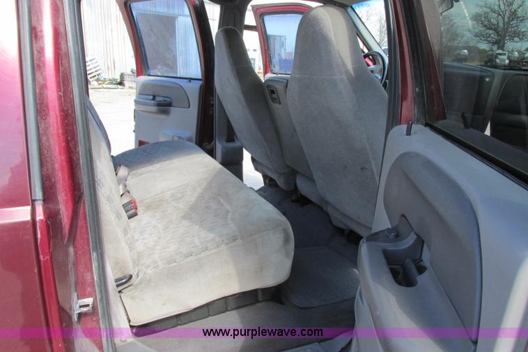 image for item F4772 2000 Ford F250 Super Duty Crew Cab pickup truck