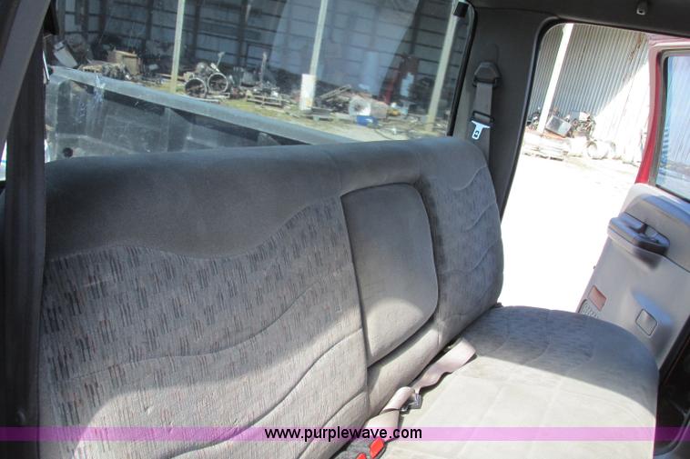 image for item F4772 2000 Ford F250 Super Duty Crew Cab pickup truck