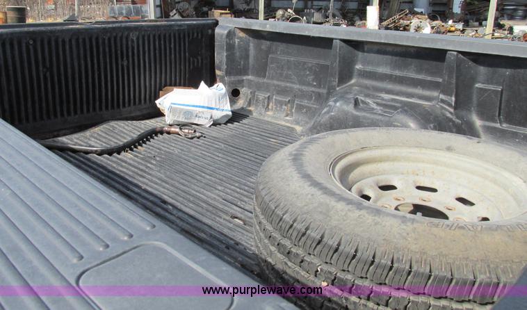 image for item F4772 2000 Ford F250 Super Duty Crew Cab pickup truck