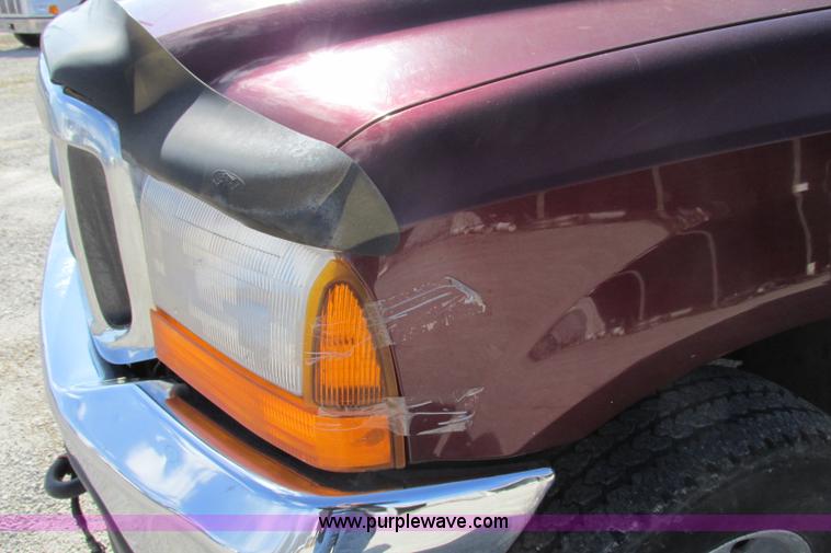 image for item F4772 2000 Ford F250 Super Duty Crew Cab pickup truck