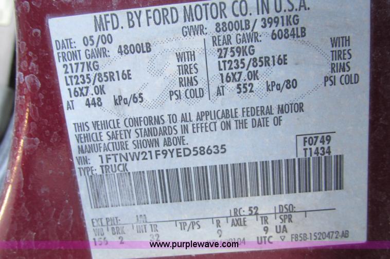 image for item F4772 2000 Ford F250 Super Duty Crew Cab pickup truck