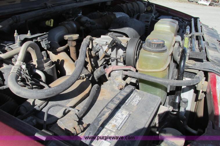 image for item F4772 2000 Ford F250 Super Duty Crew Cab pickup truck