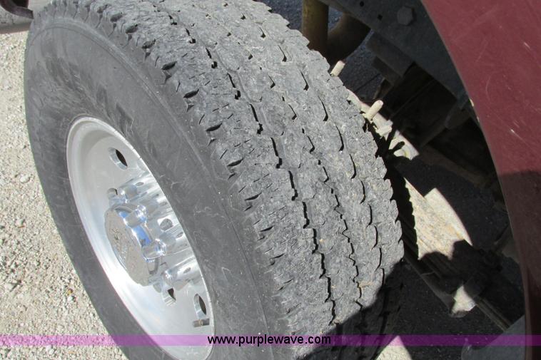 image for item F4772 2000 Ford F250 Super Duty Crew Cab pickup truck