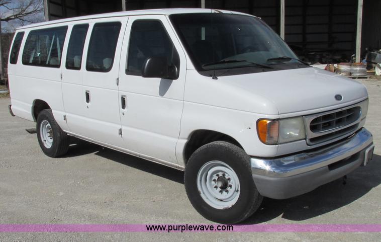 image for item F4773 2002 Ford Econoline E350 Extended van