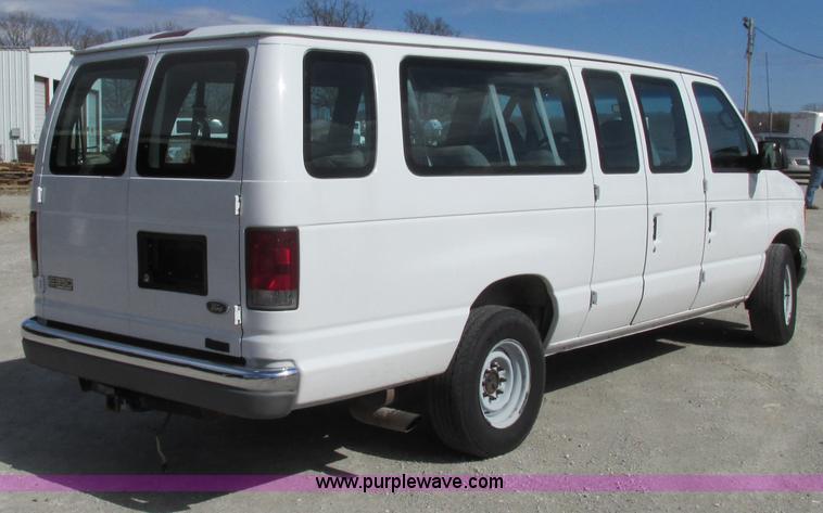 image for item F4773 2002 Ford Econoline E350 Extended van