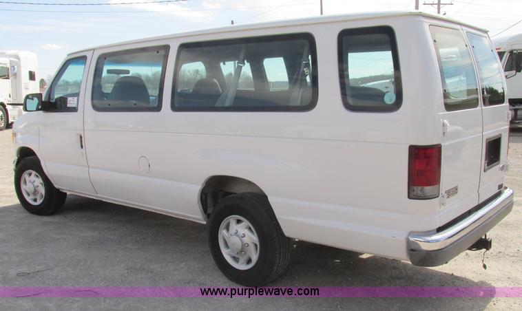 image for item F4773 2002 Ford Econoline E350 Extended van