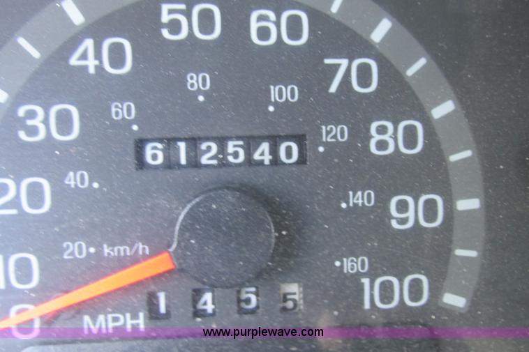 image for item F4773 2002 Ford Econoline E350 Extended van