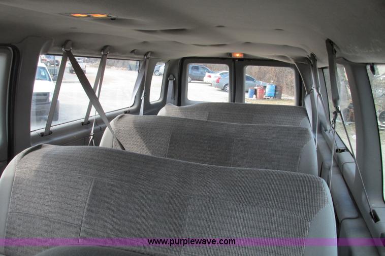 image for item F4773 2002 Ford Econoline E350 Extended van