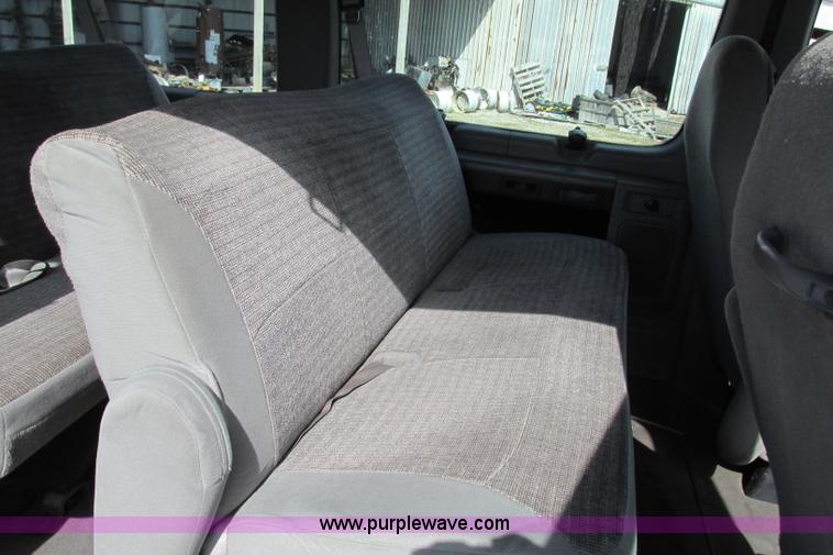 image for item F4773 2002 Ford Econoline E350 Extended van