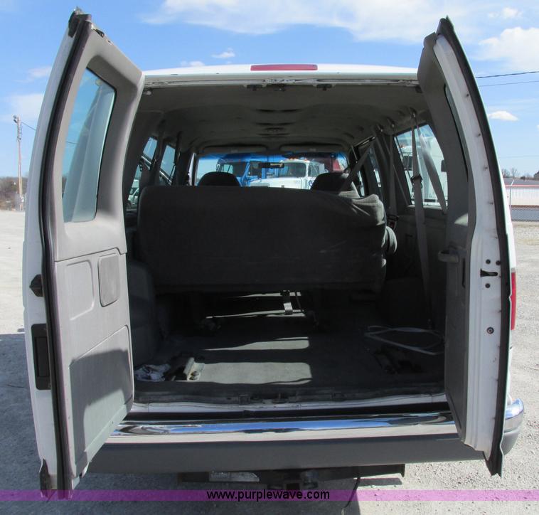 image for item F4773 2002 Ford Econoline E350 Extended van