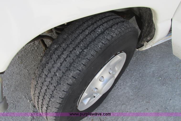 image for item F4773 2002 Ford Econoline E350 Extended van