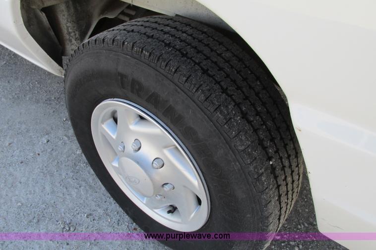 image for item F4773 2002 Ford Econoline E350 Extended van