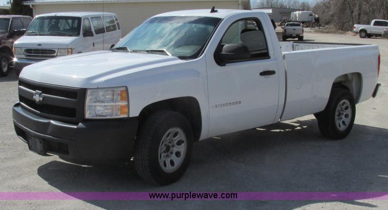 image for item F4774 2008 Chevrolet Silverado 1500 pickup truck
