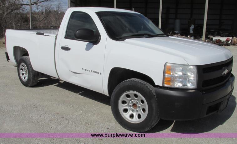 image for item F4774 2008 Chevrolet Silverado 1500 pickup truck