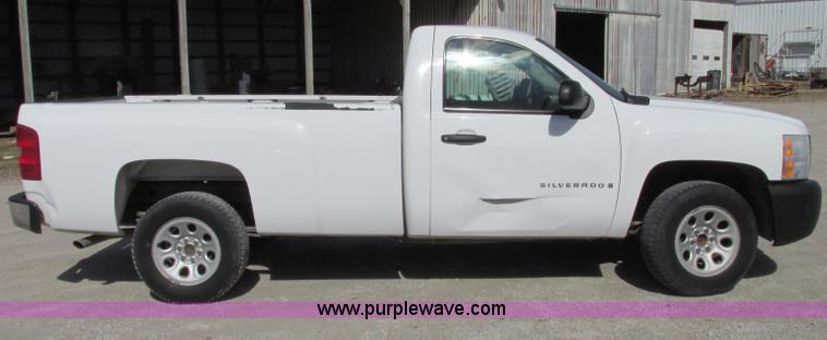 image for item F4774 2008 Chevrolet Silverado 1500 pickup truck