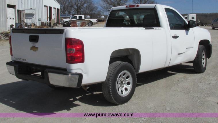 image for item F4774 2008 Chevrolet Silverado 1500 pickup truck