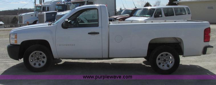 image for item F4774 2008 Chevrolet Silverado 1500 pickup truck