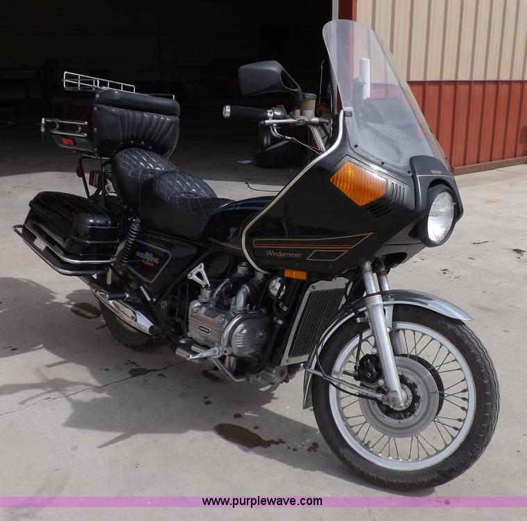 image for item F6477 1977 Honda GL1000 Goldwing motorcycle