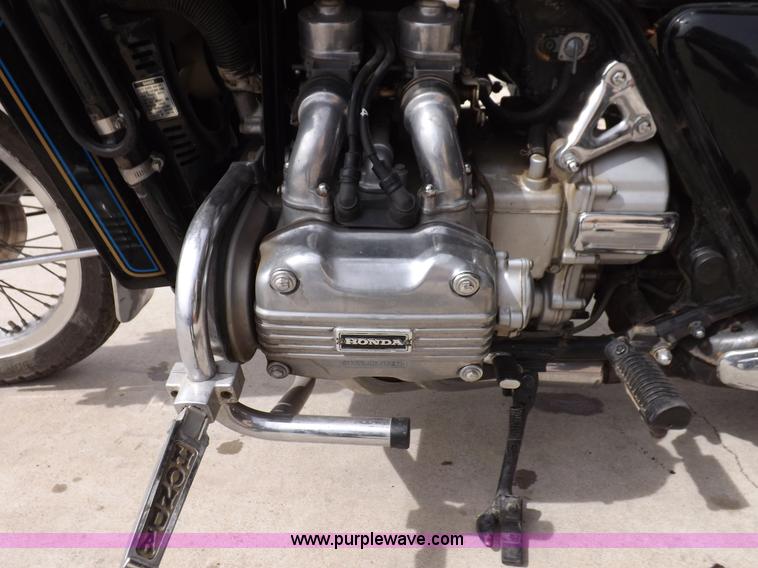 image for item F6477 1977 Honda GL1000 Goldwing motorcycle