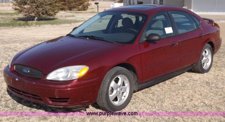 image for item F6483 2004 Ford Taurus SES