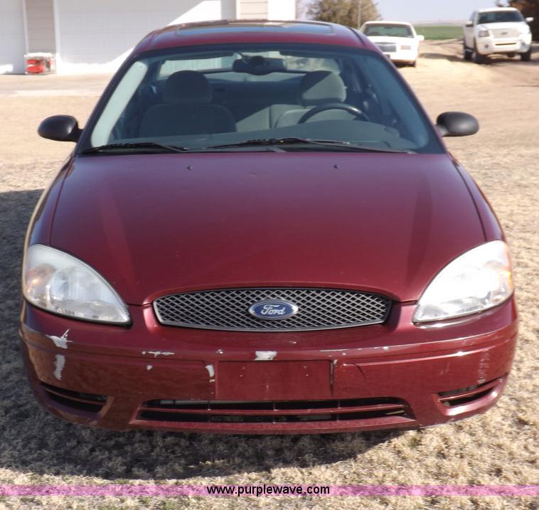 image for item F6483 2004 Ford Taurus SES