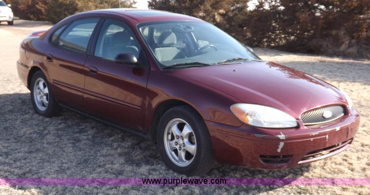 image for item F6483 2004 Ford Taurus SES