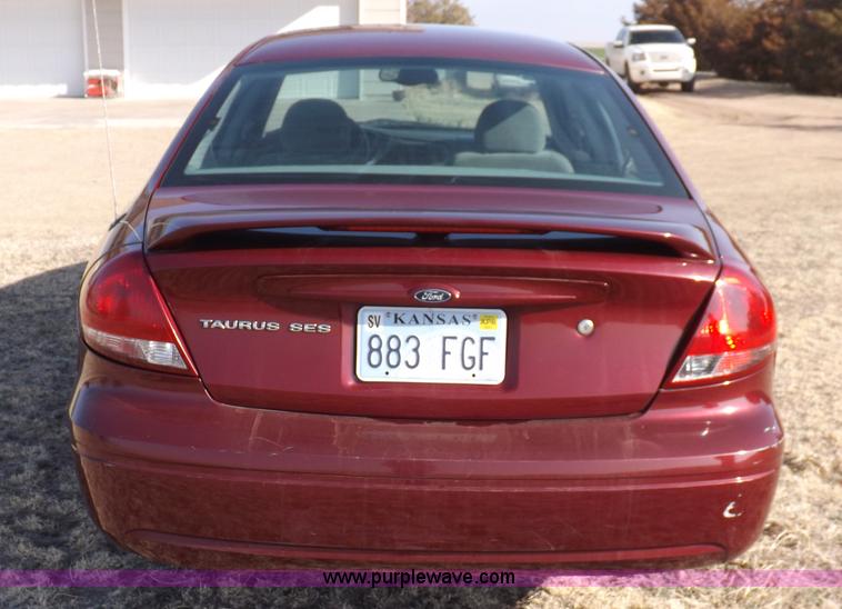 image for item F6483 2004 Ford Taurus SES