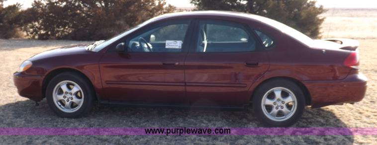 image for item F6483 2004 Ford Taurus SES